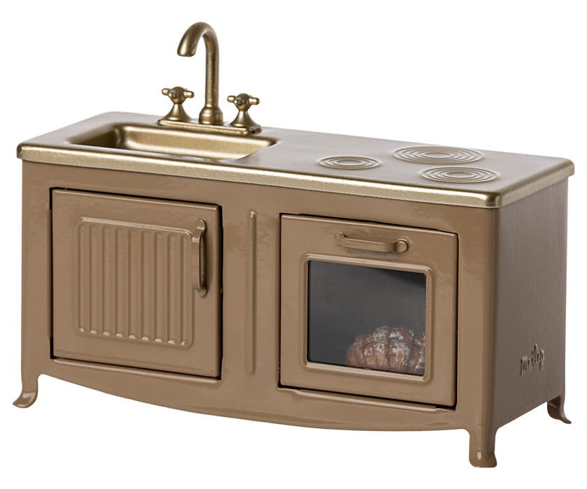 Mouse Kitchen in Light Brown