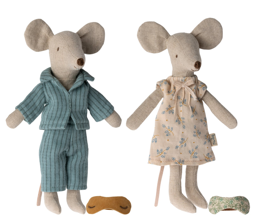 Mum and Dad Mice in Cigarbox