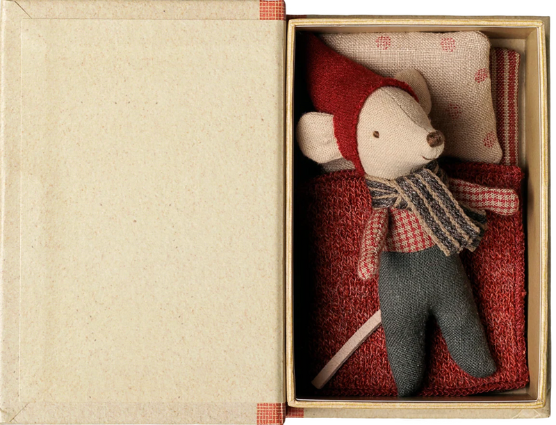Christmas Mouse, Baby in Book