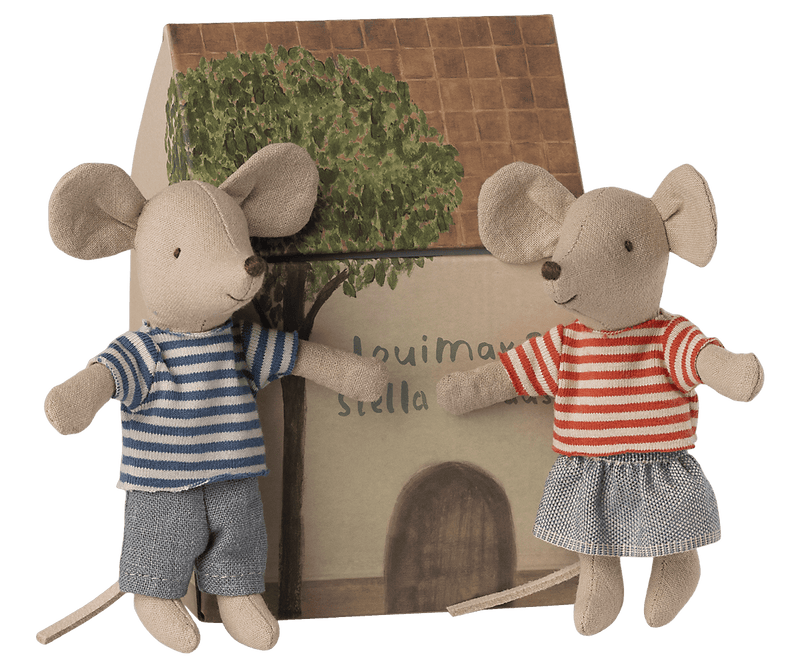 LouiMax and Stella, Little Brother and Sister Mice - Needle and Grain