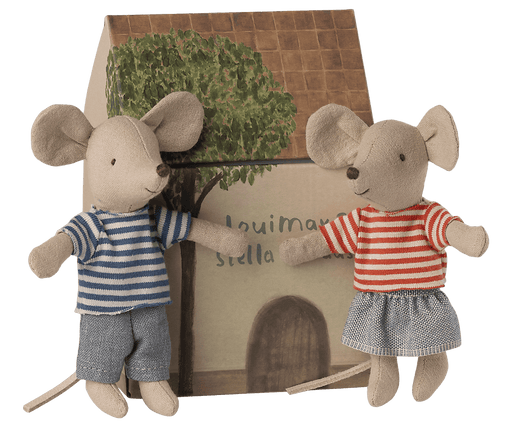 LouiMax and Stella, Little Brother and Sister Mice - Needle and Grain