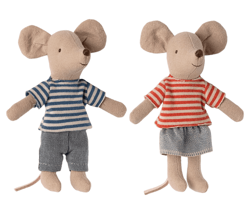 LouiMax and Stella, Little Brother and Sister Mice - Needle and Grain