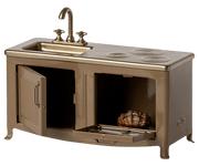 Mouse Kitchen in Light Brown - Needle and Grain